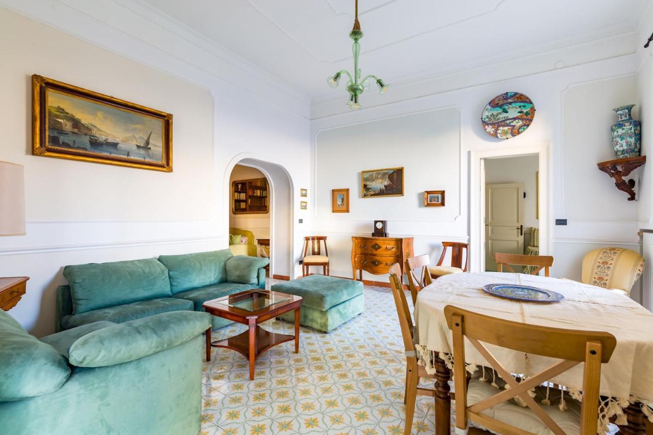 Villa Paola - Hidden Panoramic Garden And Terraces By Napoliapartments المظهر الخارجي الصورة