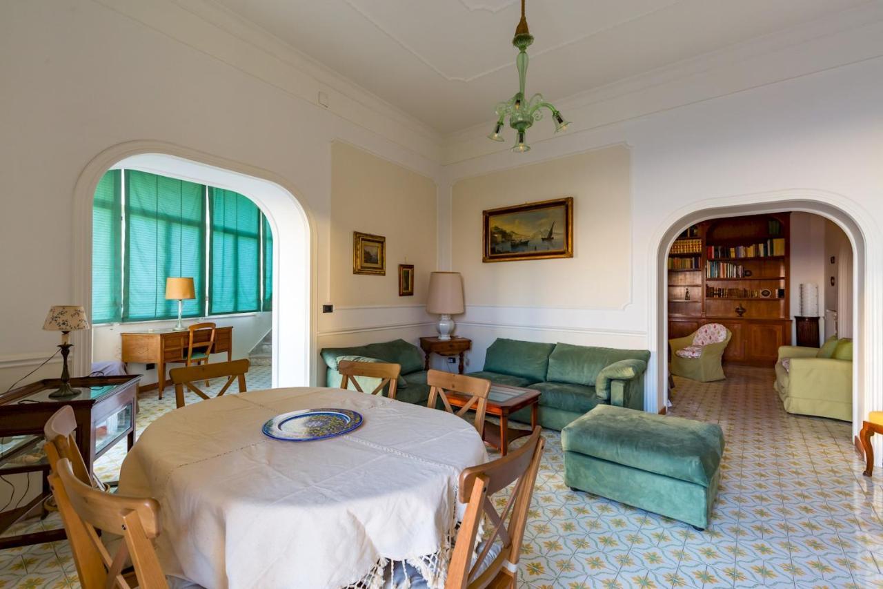 Villa Paola - Hidden Panoramic Garden And Terraces By Napoliapartments المظهر الخارجي الصورة