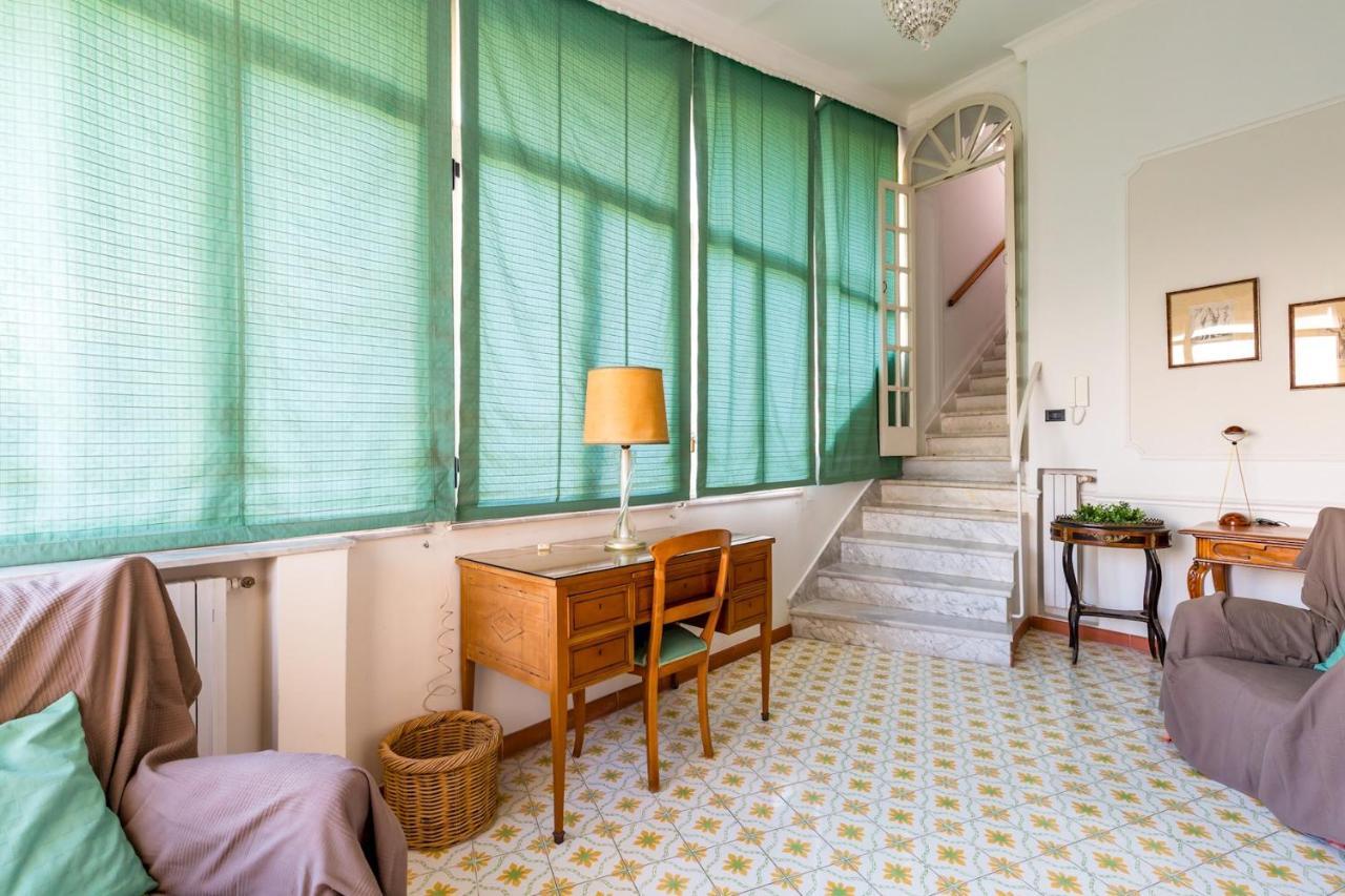 Villa Paola - Hidden Panoramic Garden And Terraces By Napoliapartments المظهر الخارجي الصورة
