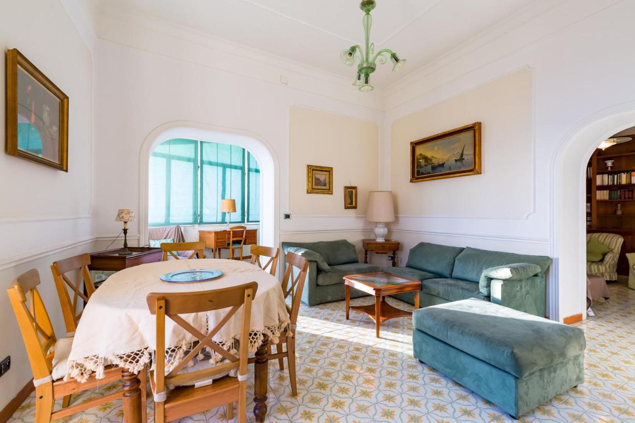 Villa Paola - Hidden Panoramic Garden And Terraces By Napoliapartments المظهر الخارجي الصورة