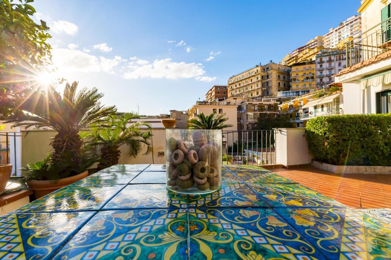 Villa Paola - Hidden Panoramic Garden And Terraces By Napoliapartments المظهر الخارجي الصورة