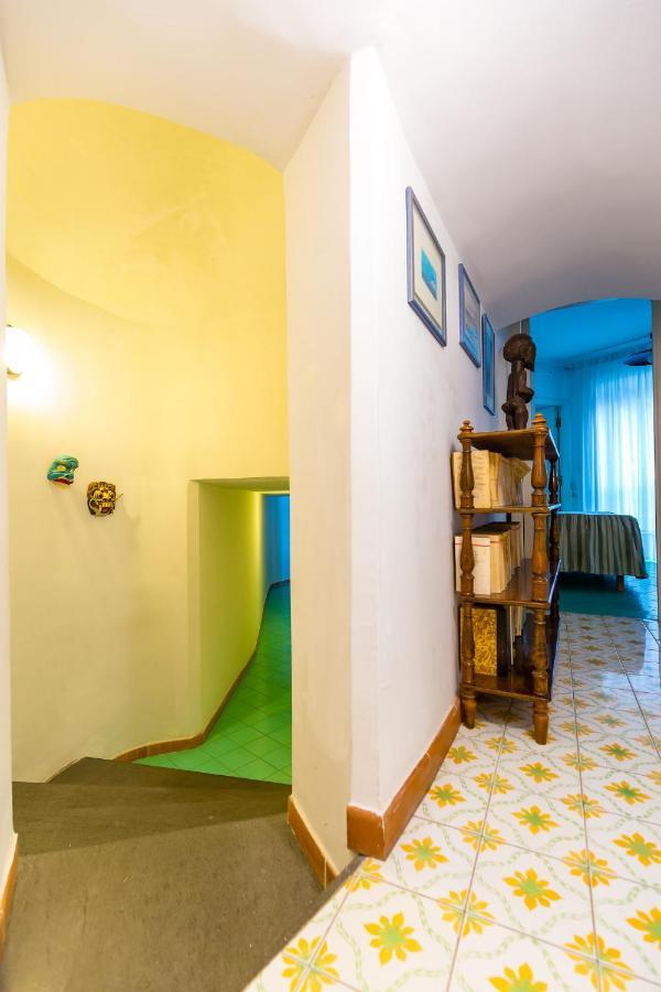 Villa Paola - Hidden Panoramic Garden And Terraces By Napoliapartments المظهر الخارجي الصورة